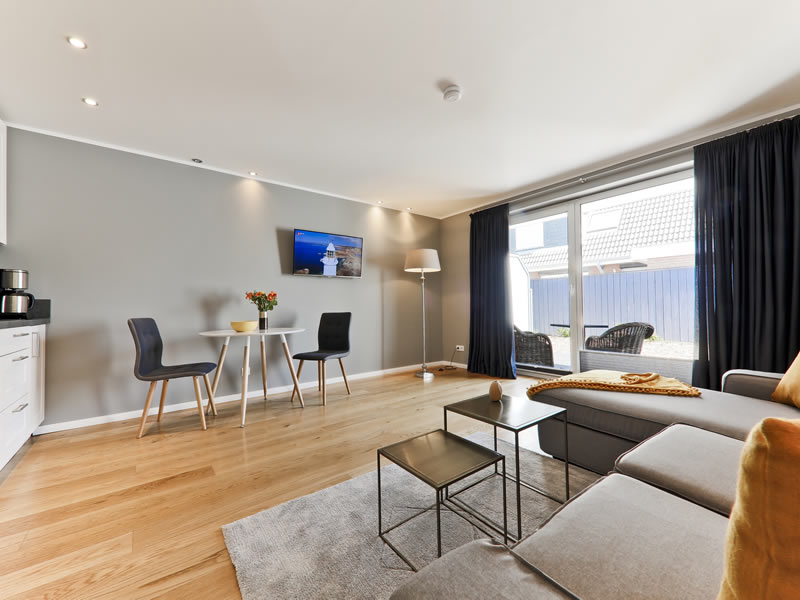 Apartment 8 Saturn